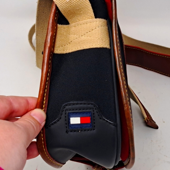 Vintage Tommy Hilfiger Crossbody Black Canvas Purse - Picture 4 of 9